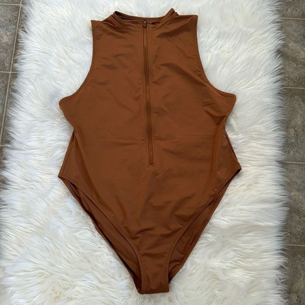 NWT Skims Kim Kardashian Swimsuit Front Zip Almond/Tan 4X plus size